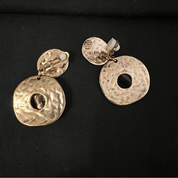 Hammered Gold Tone Clip-on Earrings - Picture 4 of 8